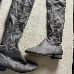 EUC Women's Gray Over the Knee Boots size 7